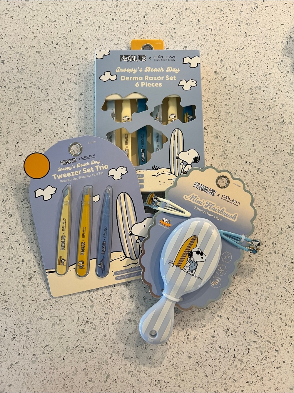 Snoopy Set - Brush, Tweezers & Razor Set